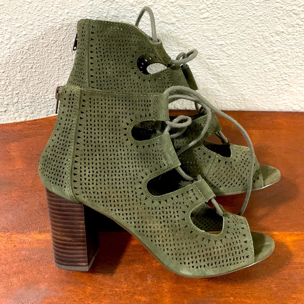 Crown Vintage Booties💎